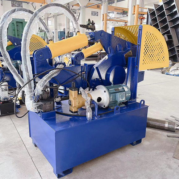 Alligator shearing machine, hydraulic shearing machine